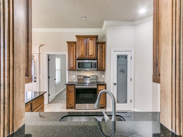 925 NE 30th Street, Oklahoma City, OK 73160