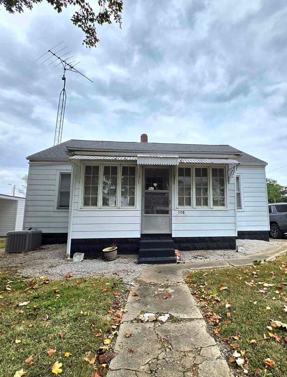 305 N Pearl Street, Mcleansboro, IL 62859 — photo 2