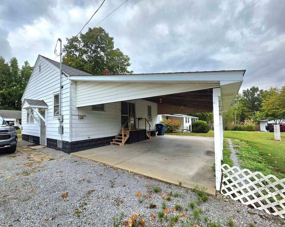 305 N Pearl Street, Mcleansboro, IL 62859 — photo 4