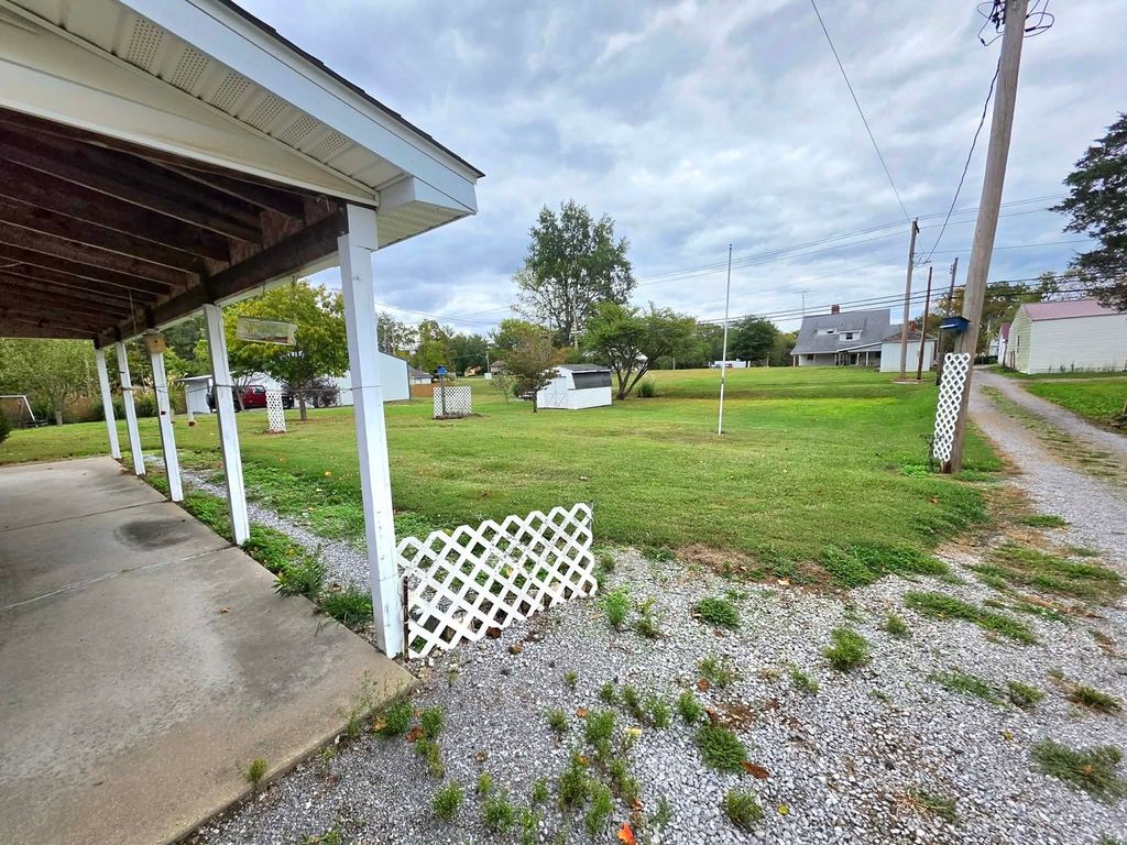 305 N Pearl Street, Mcleansboro, IL 62859 — photo 5