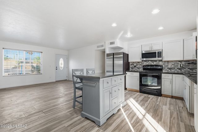 4101 W Barque Drive, Tucson, AZ 85741