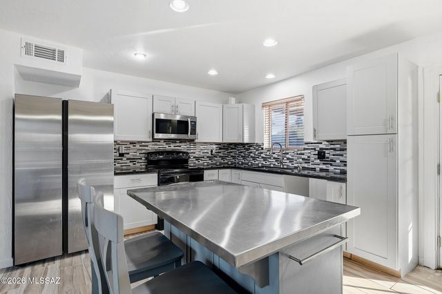 4101 W Barque Drive, Tucson, AZ 85741