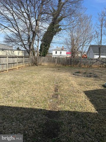 1605 CHARLES ST, Fredericksburg, VA 22401