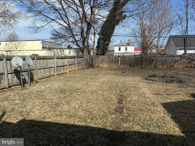 1605 CHARLES ST, Fredericksburg, VA 22401