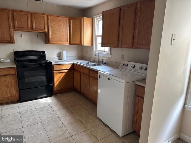 1605 CHARLES ST, Fredericksburg, VA 22401