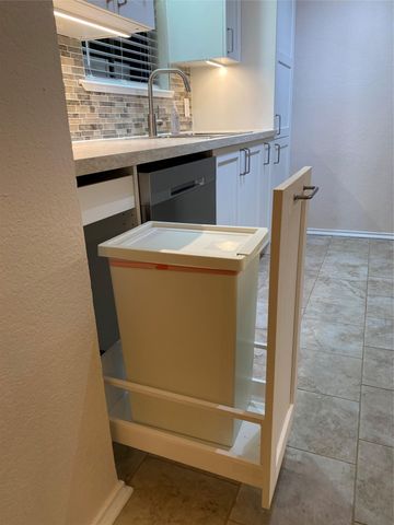 1202 Thorpe LN 305, San Marcos, TX 78666