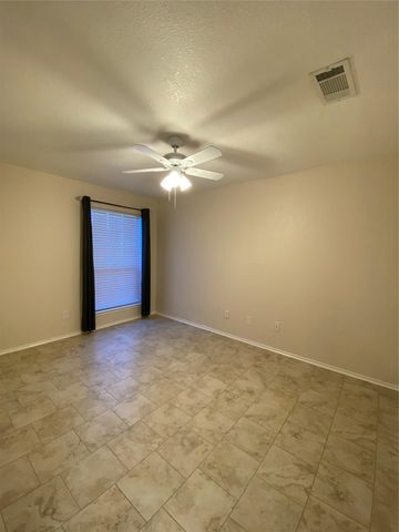 1202 Thorpe LN 305, San Marcos, TX 78666