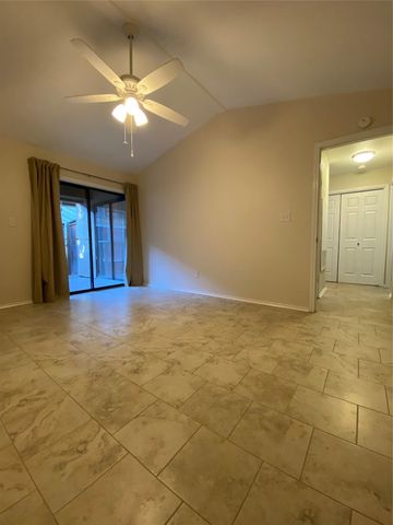 1202 Thorpe LN 305, San Marcos, TX 78666