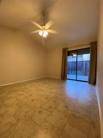 1202 Thorpe LN 305, San Marcos, TX 78666