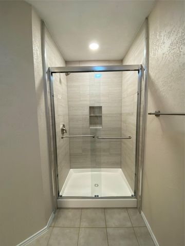 1202 Thorpe LN 305, San Marcos, TX 78666