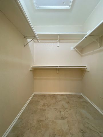 1202 Thorpe LN 305, San Marcos, TX 78666