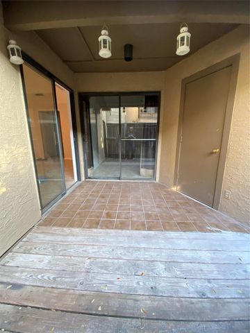 1202 Thorpe LN 305, San Marcos, TX 78666