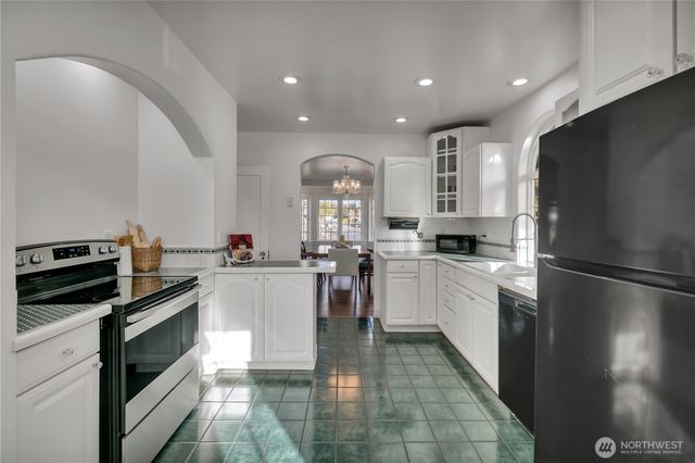 7656 Pacific Avenue, Tacoma, WA 98408