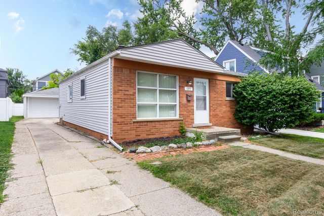 1377 Chapin Avenue, Birmingham, MI 48009