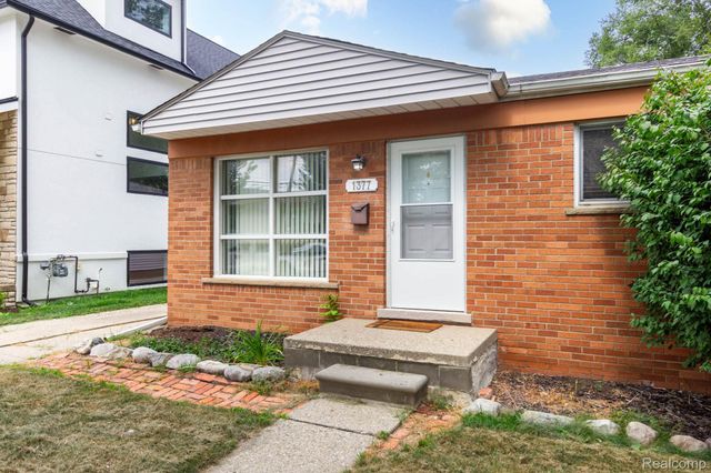 1377 Chapin Avenue, Birmingham, MI 48009