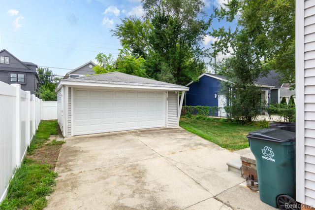 1377 Chapin Avenue, Birmingham, MI 48009