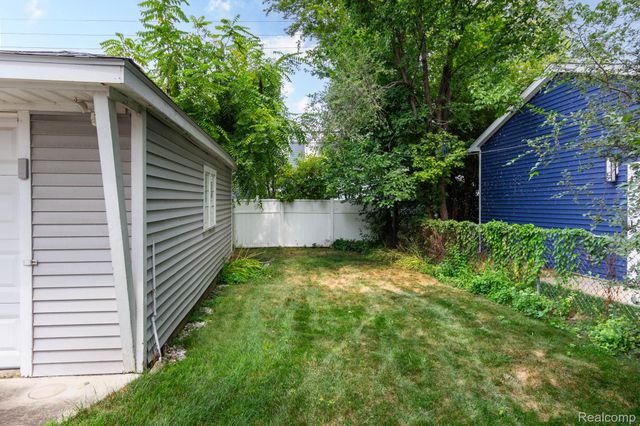 1377 Chapin Avenue, Birmingham, MI 48009