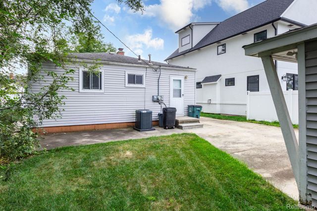 1377 Chapin Avenue, Birmingham, MI 48009