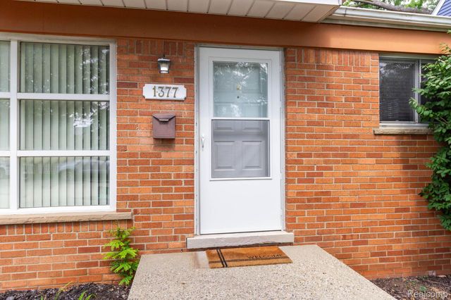 1377 Chapin Avenue, Birmingham, MI 48009