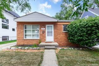 1377 Chapin Avenue, Birmingham, MI 48009