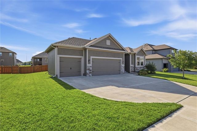 10836 N Crystal Avenue, Kansas City, MO 64156