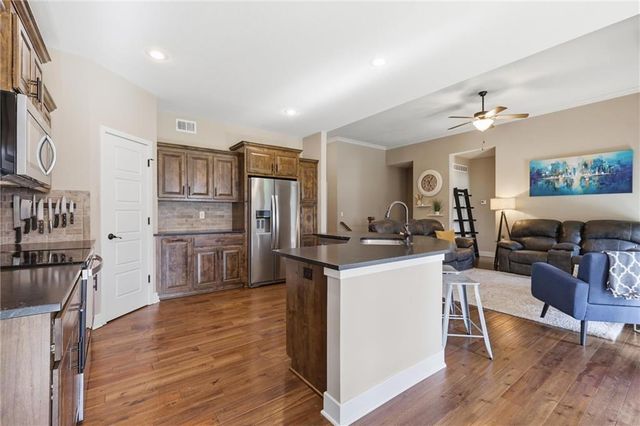 10836 N Crystal Avenue, Kansas City, MO 64156
