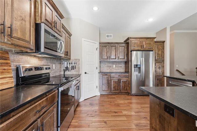 10836 N Crystal Avenue, Kansas City, MO 64156