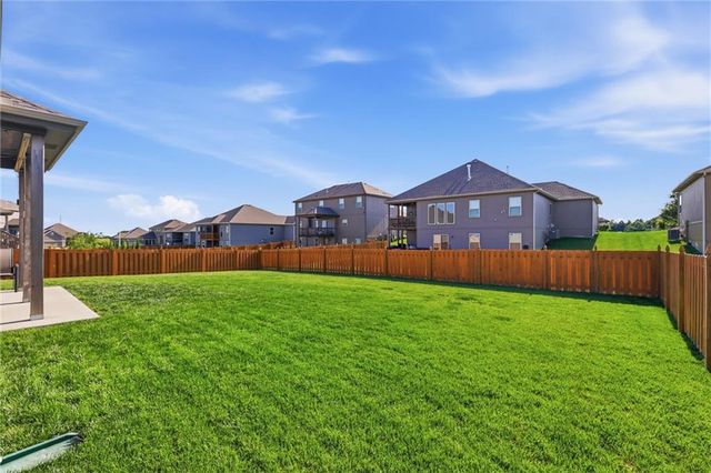 10836 N Crystal Avenue, Kansas City, MO 64156