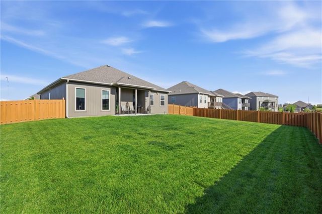 10836 N Crystal Avenue, Kansas City, MO 64156