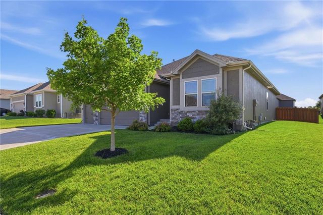 10836 N Crystal Avenue, Kansas City, MO 64156