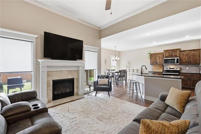10836 N Crystal Avenue, Kansas City, MO 64156