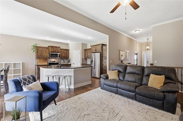 10836 N Crystal Avenue, Kansas City, MO 64156