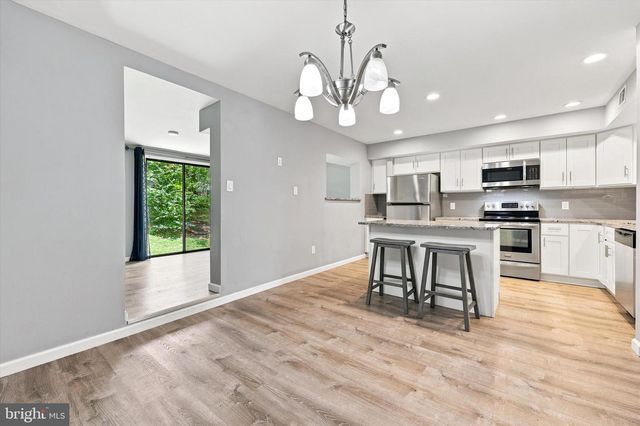 106 WOODSIDE CIR, Dresher, PA 19025