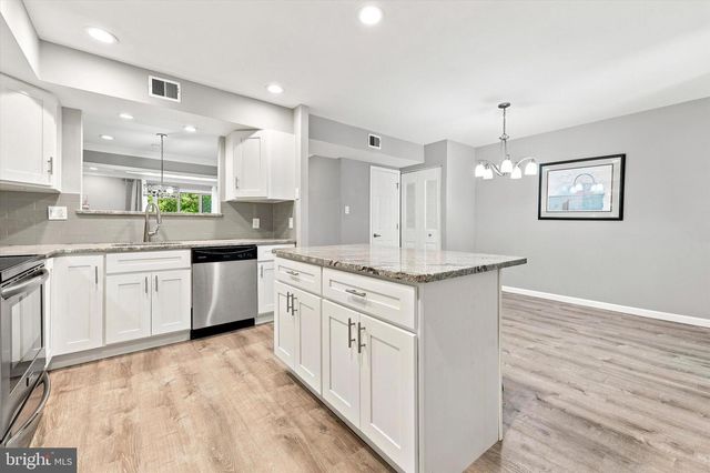 106 WOODSIDE CIR, Dresher, PA 19025