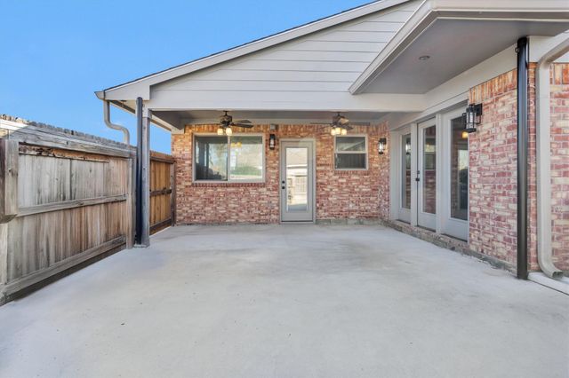 735 Moonwalk Street, Montgomery, TX 77356