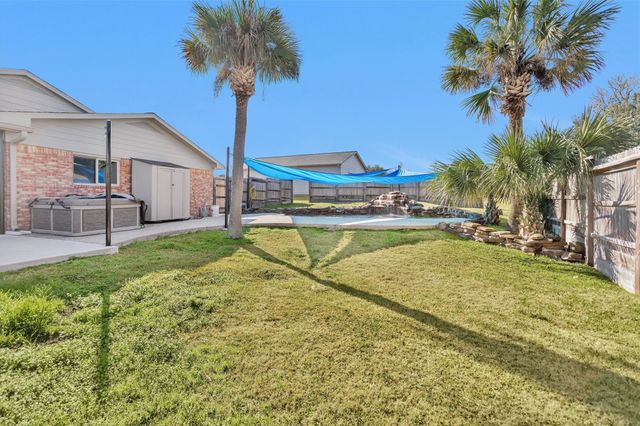 735 Moonwalk Street, Montgomery, TX 77356