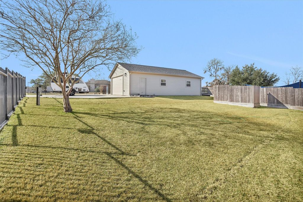 735 Moonwalk Street, Montgomery, TX 77356