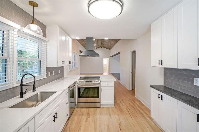 1923 Forest Green Drive NE, Atlanta, GA 30329