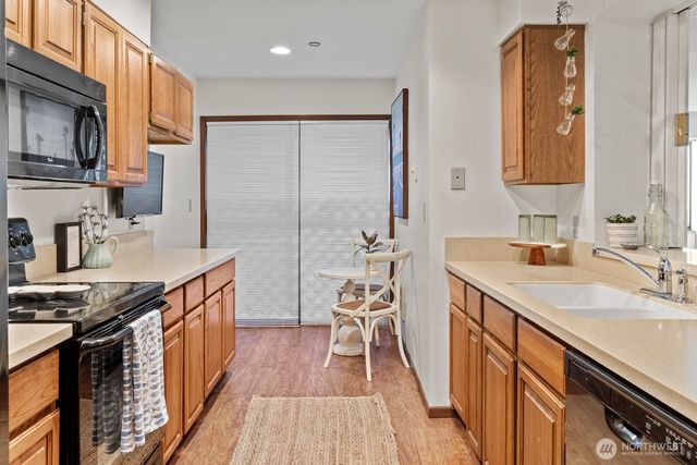 1902 Bridgeport Way W #106, University Place, WA 98466