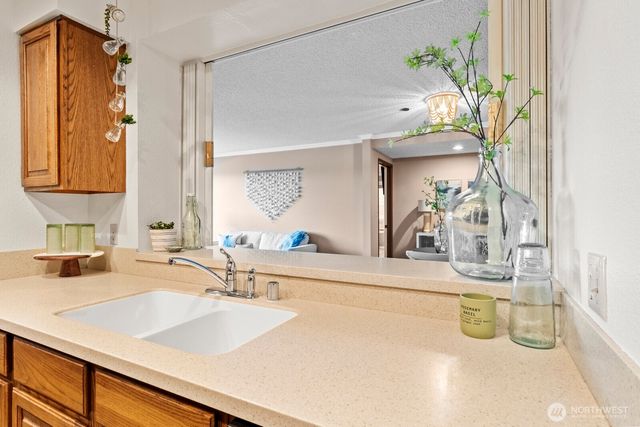 1902 Bridgeport Way W #106, University Place, WA 98466