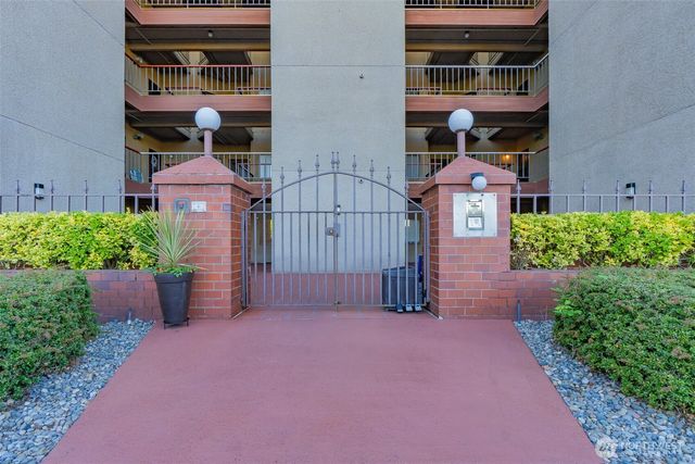 1902 Bridgeport Way W #106, University Place, WA 98466