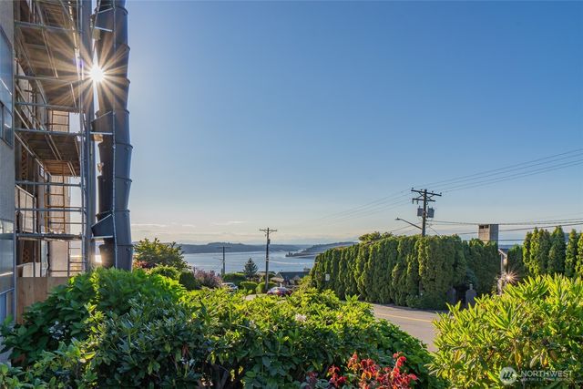 1902 Bridgeport Way W #106, University Place, WA 98466