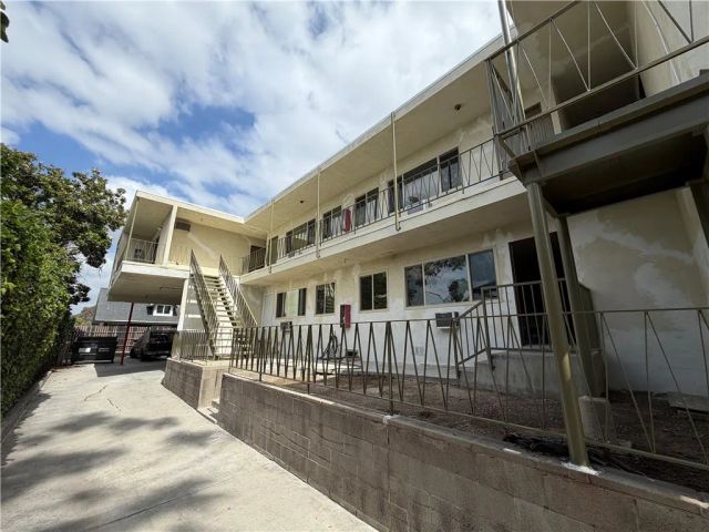 1651 Golden Gate 7, Los Angeles, CA 90026