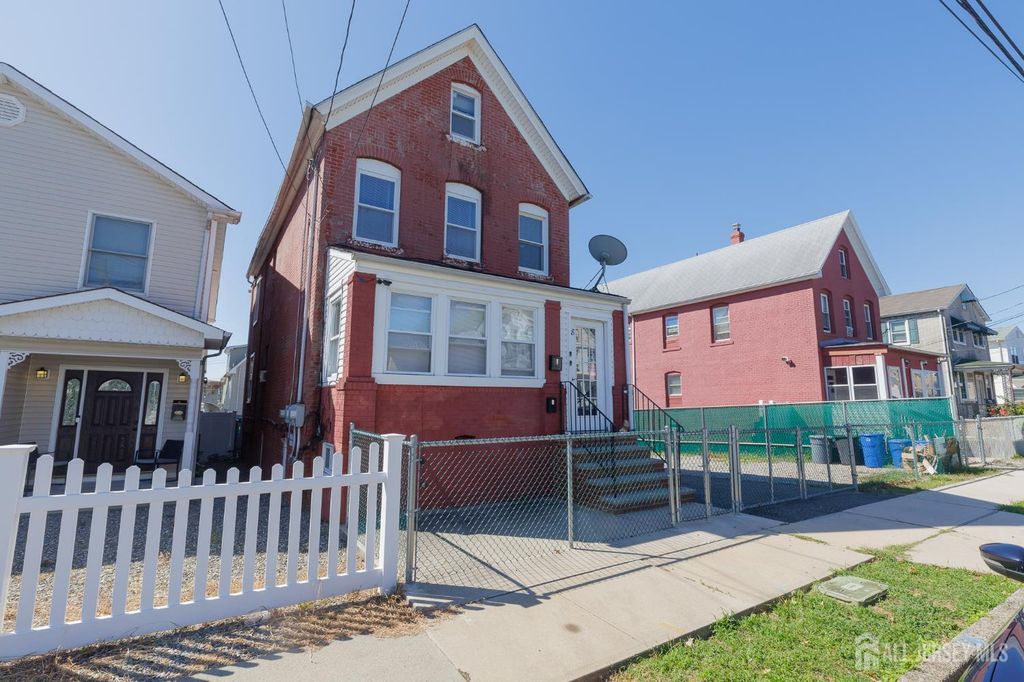 28 Union Street 2, Carteret, NJ 07008