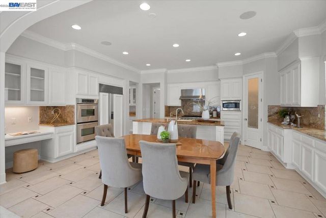 875 Sunny Brook Way, Pleasanton, CA 94566