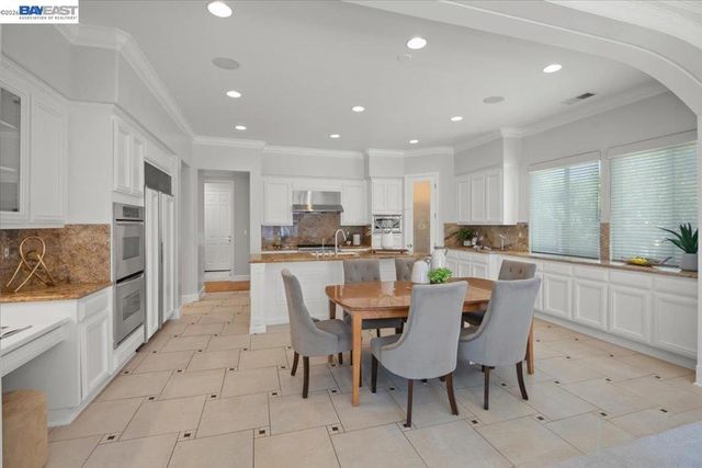 875 Sunny Brook Way, Pleasanton, CA 94566