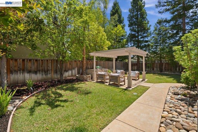 875 Sunny Brook Way, Pleasanton, CA 94566