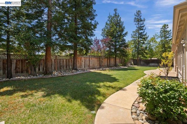 875 Sunny Brook Way, Pleasanton, CA 94566