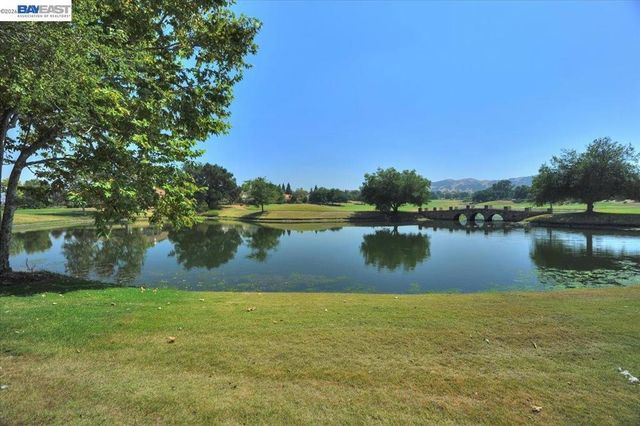 875 Sunny Brook Way, Pleasanton, CA 94566