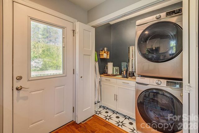 20 Plemmons Street, Asheville, NC 28806